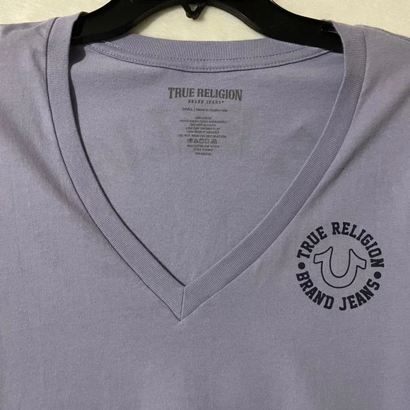 True Religion Womens Heirloom Lilac Crystal HS V-Neck Tee Light Purple Small New - Picture 2 of 7